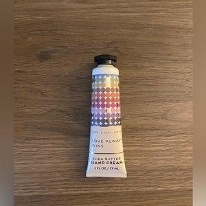 ⭐️⭐️Brand New Bath and Body Works Love Always Wins Shea Butter Hand Cream